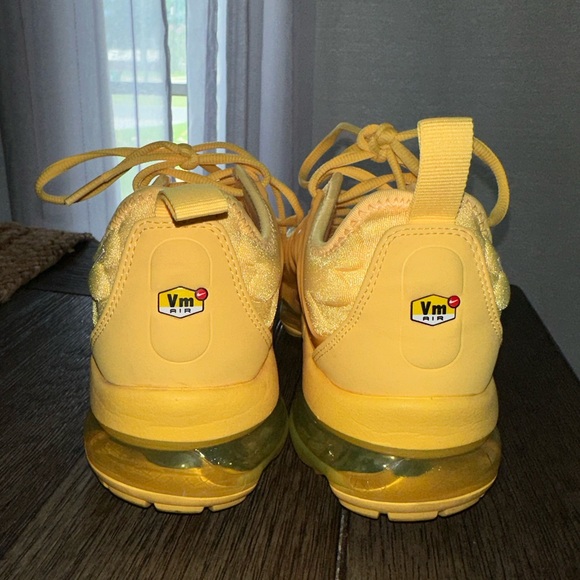 Wmns Air VaporMax Plus - Picture 5 of 5